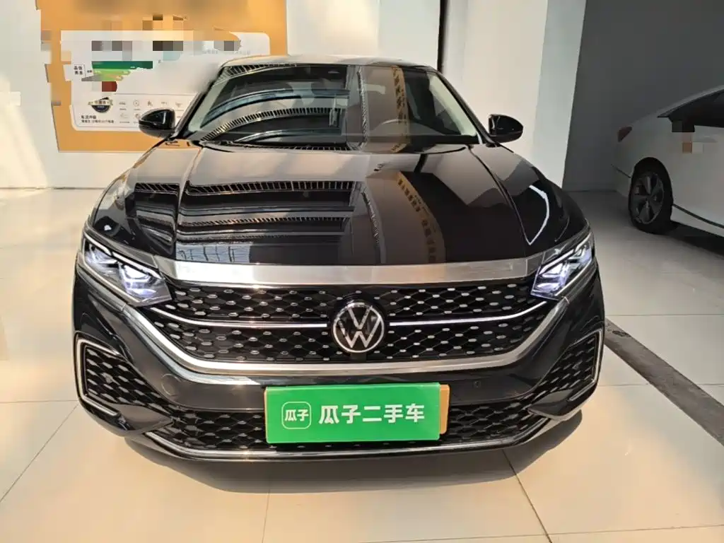 Volkswagen Passat 2022 330TSI Luxury