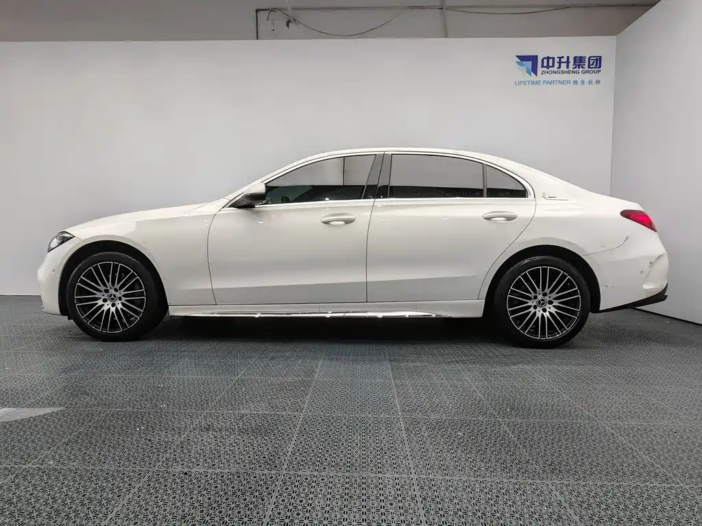 Mercedes-Benz C-Class — миниатюра 7