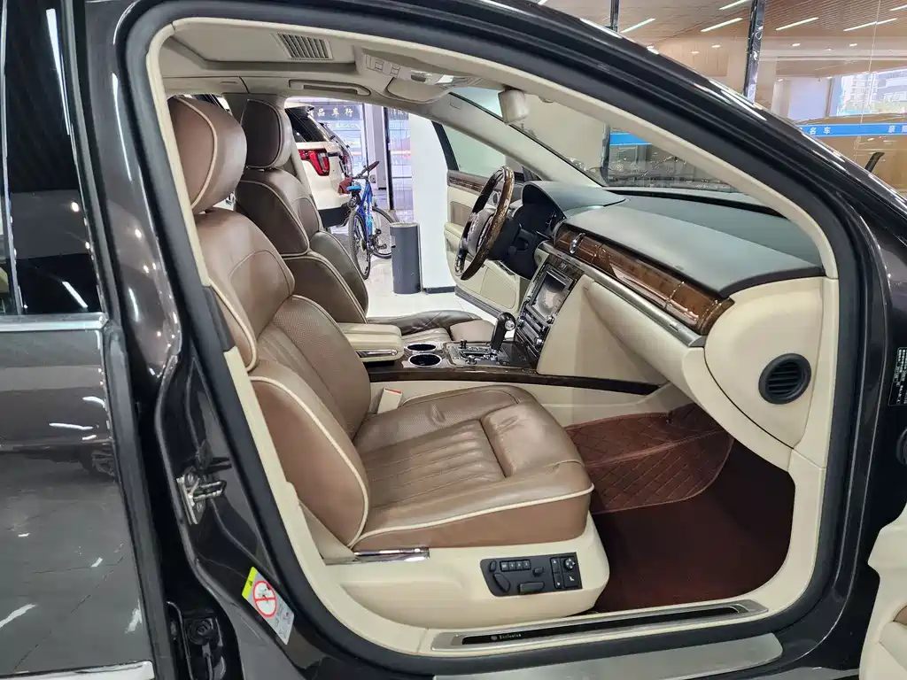 Volkswagen Phaeton — миниатюра 11