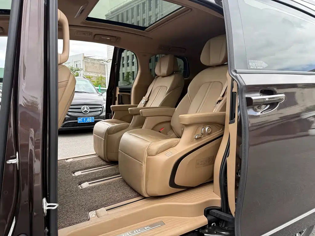 Buick GL8 — миниатюра 13