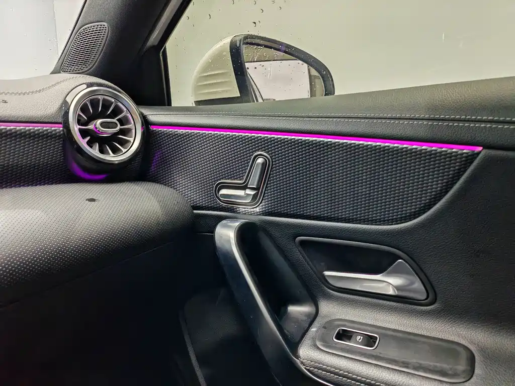 Mercedes-Benz A-Class — миниатюра 17