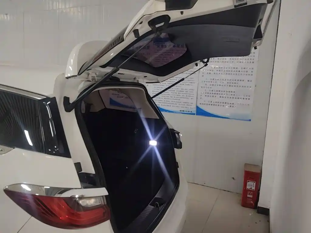 BYD MAX — миниатюра 19