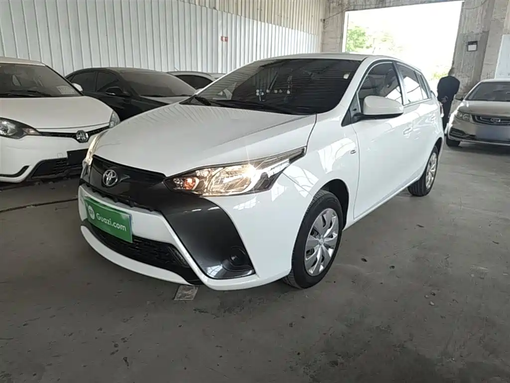 Toyota Yaris L 2023
