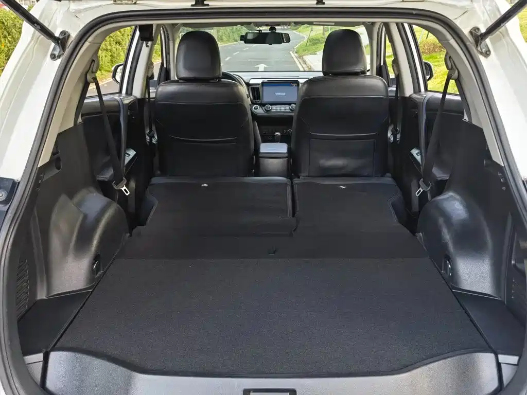Toyota RAV4 — миниатюра 11