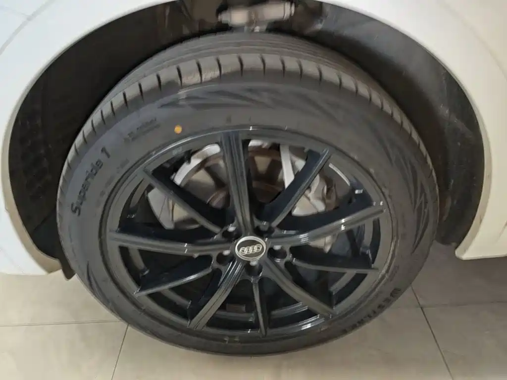 Audi Q5L Sportback — миниатюра 23