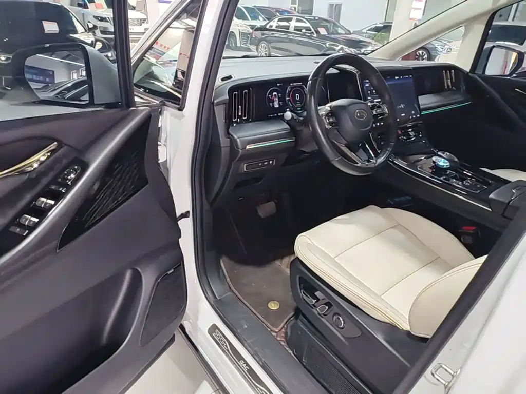 GAC Trumpchi E9 2023 — фото 15