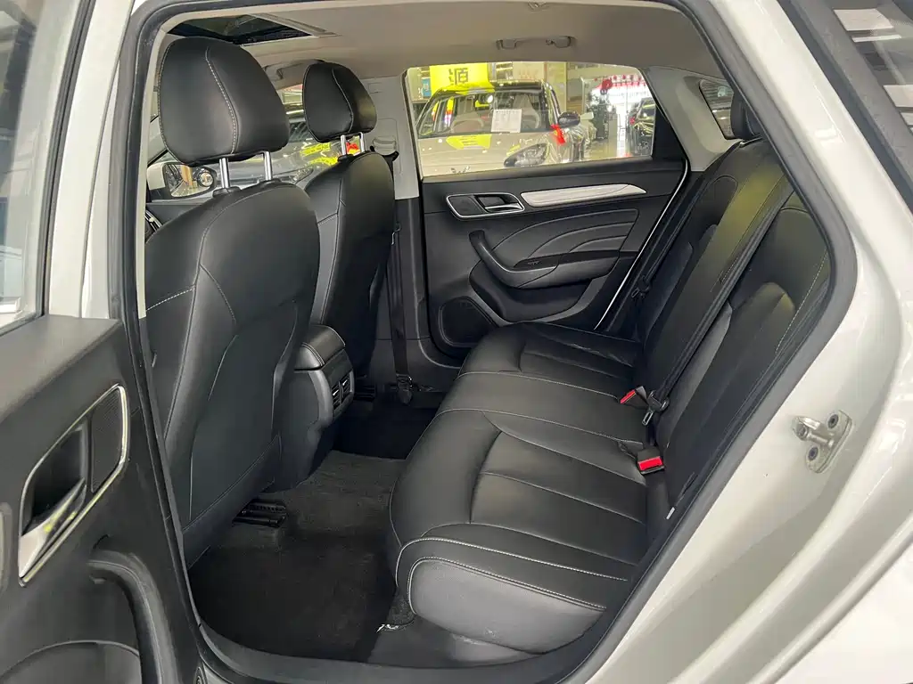 Roewe i6 2017 45T Smart