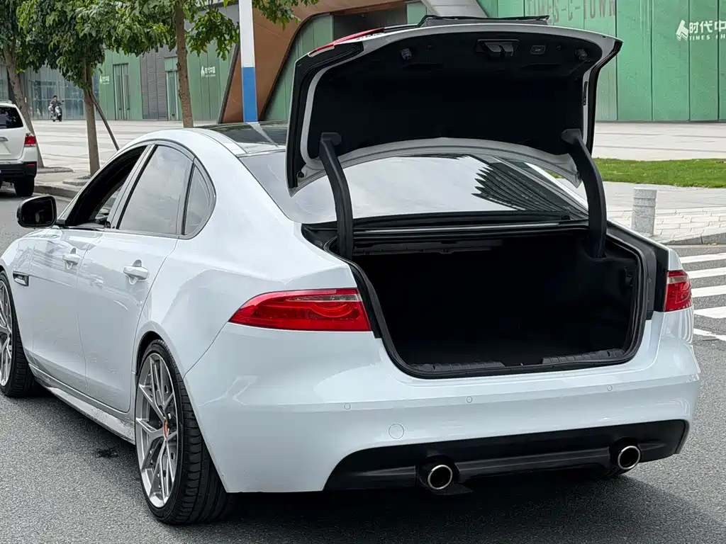 Jaguar XF 2016 XF 3.0 SC R-Sport Sport