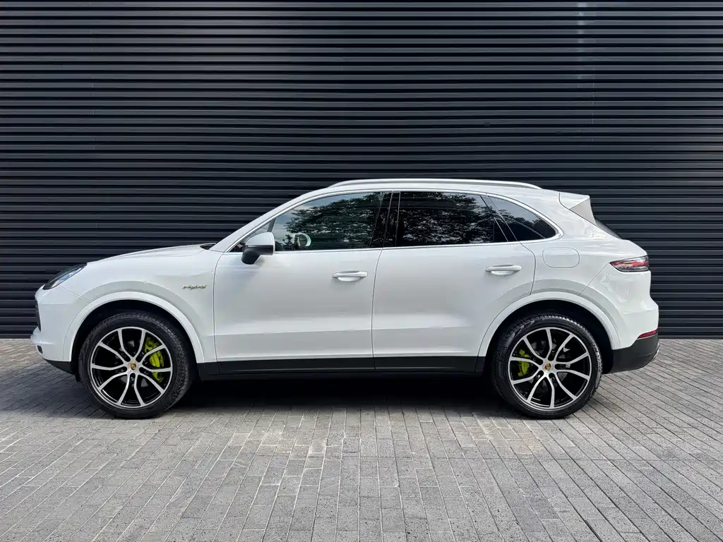 PORSCHE CAYENNE NEW ENERGY