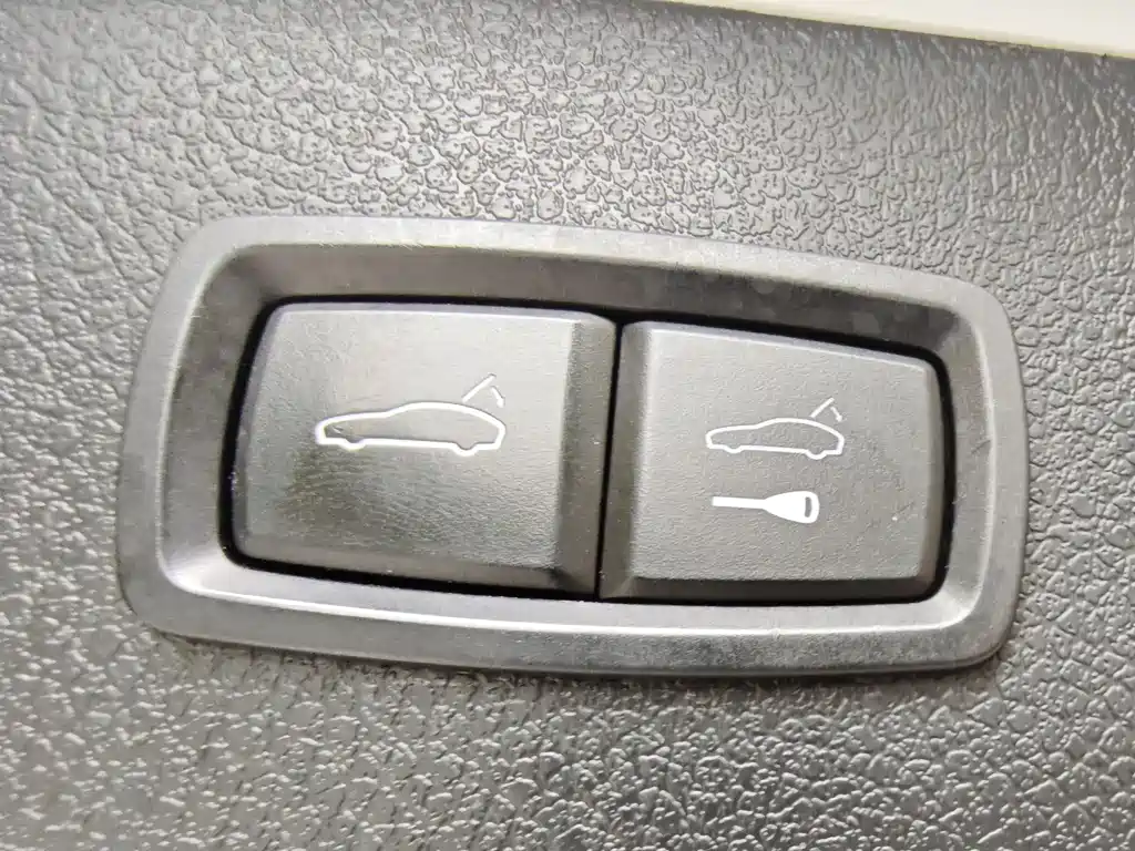 Porsche Macan — миниатюра 12