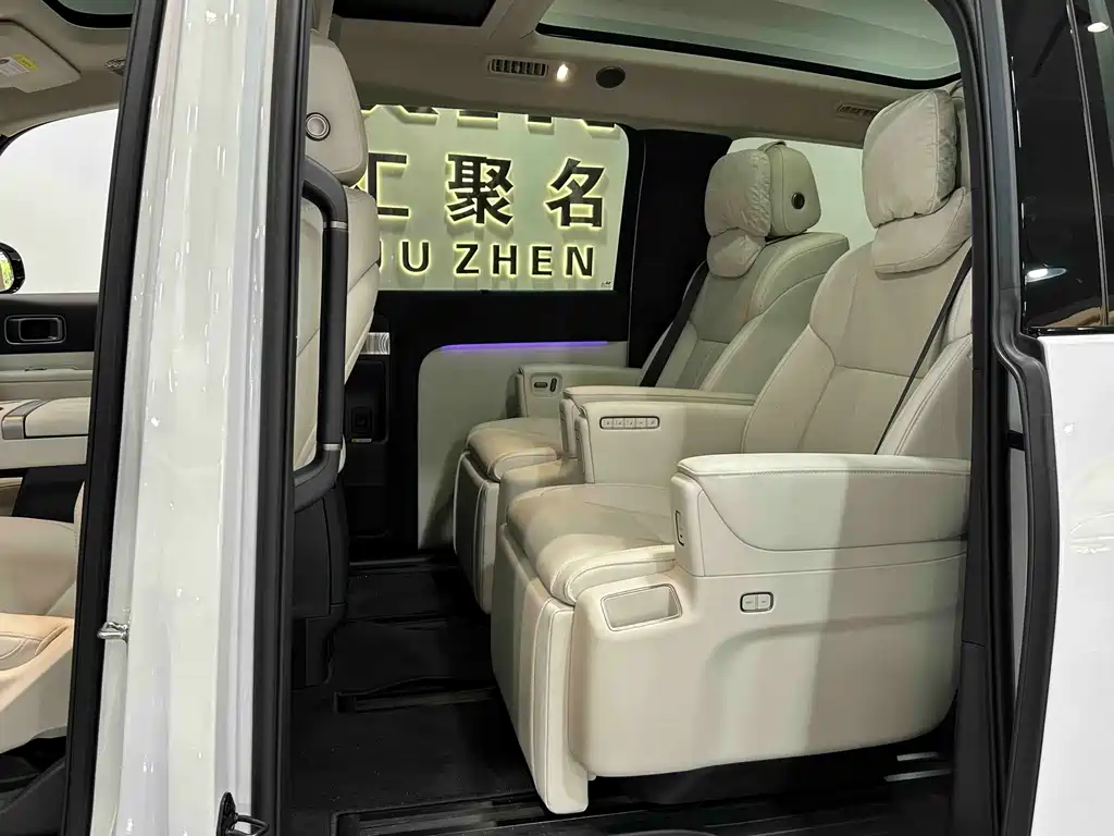 Li Auto MEGA 2025 Home