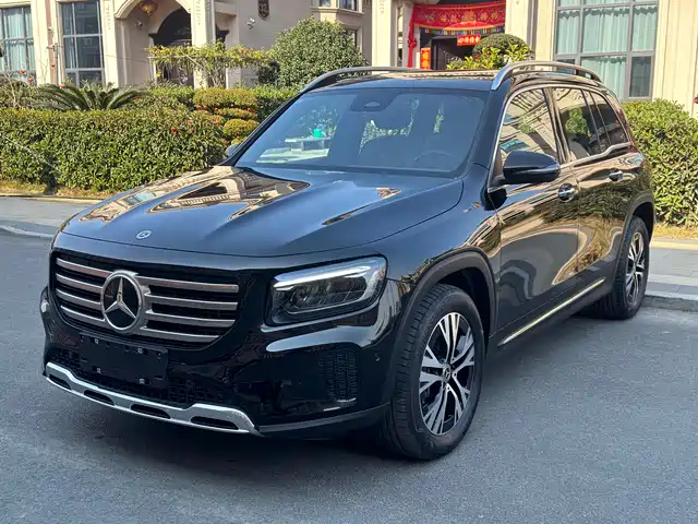 MERCEDES-BENZ GLB