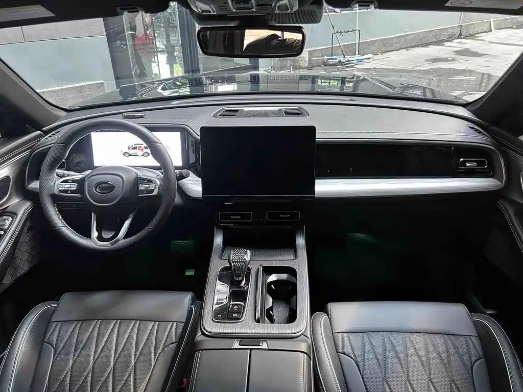 GAC GS8 2025 2.0TGDI Luxury 5 мест