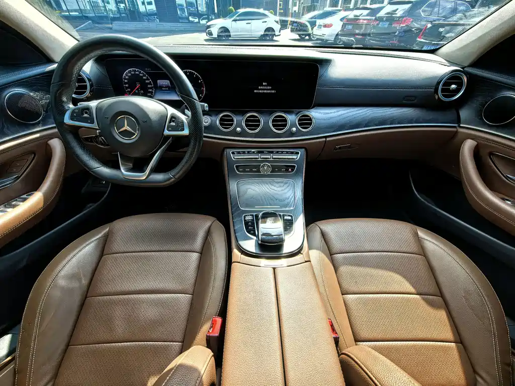 MERCEDES-BENZ E CLASS