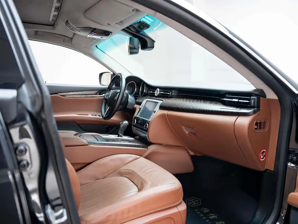 Maserati Quattroporte — миниатюра 14