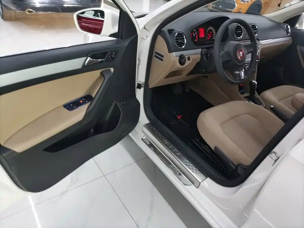Volkswagen Jetta — миниатюра 16
