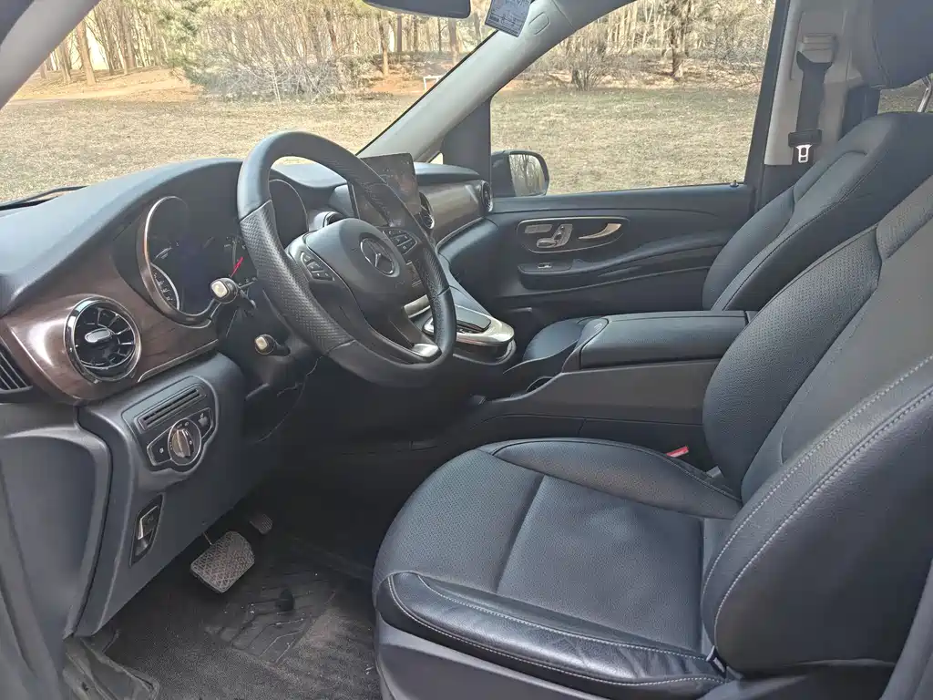 MERCEDES-BENZ V CLASS