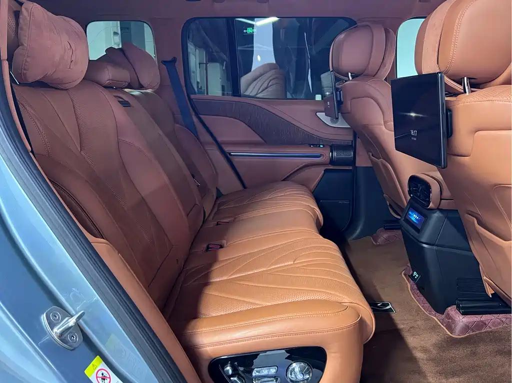 Yangwang U8 2023 Luxury