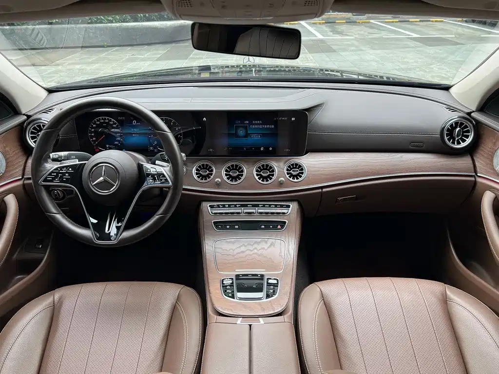 Mercedes-Benz E-Class — миниатюра 6