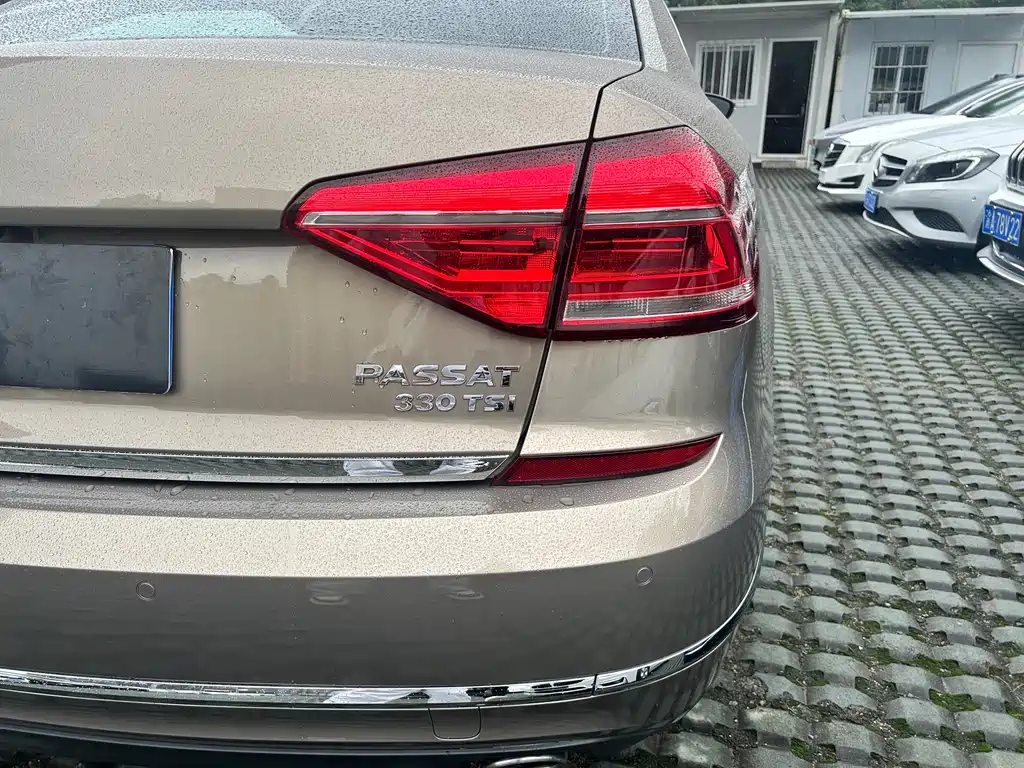 Volkswagen Passat 2017 330TSI DSG