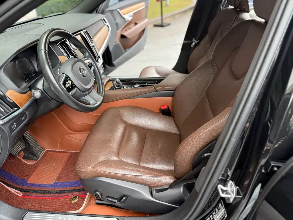 Volvo S90 — миниатюра 5