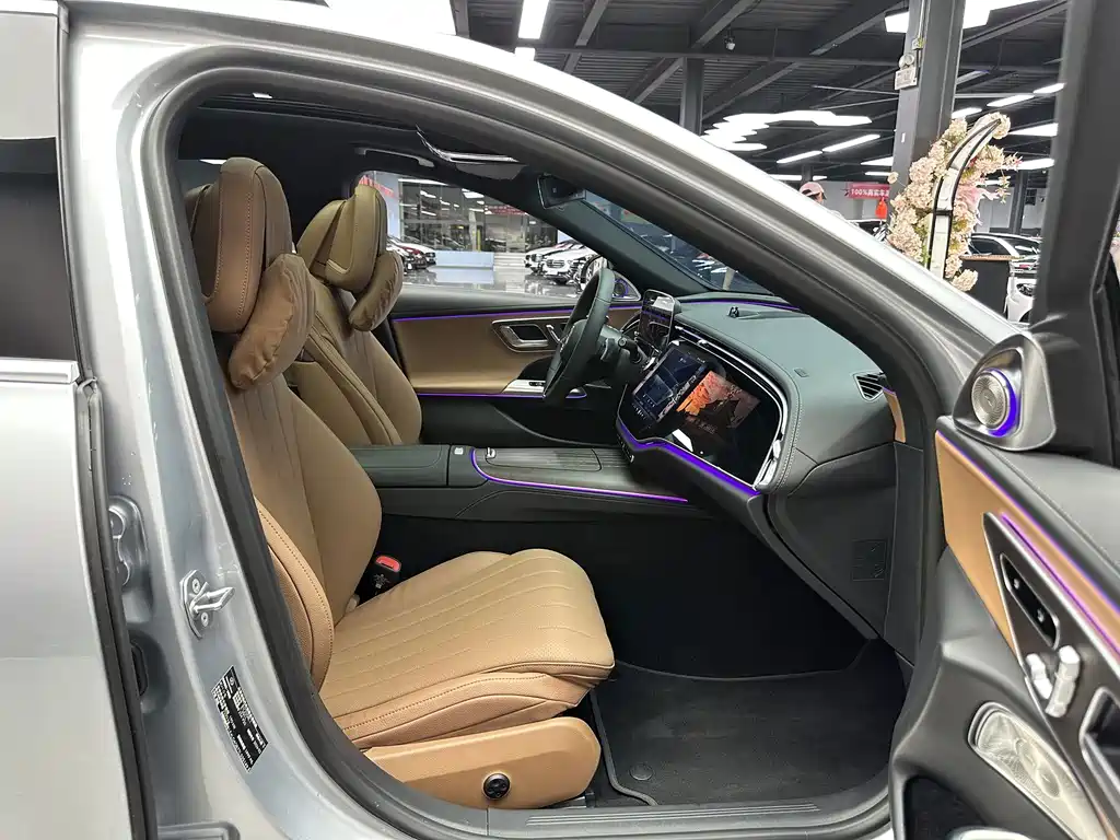 Mercedes-Benz E-Class — миниатюра 4