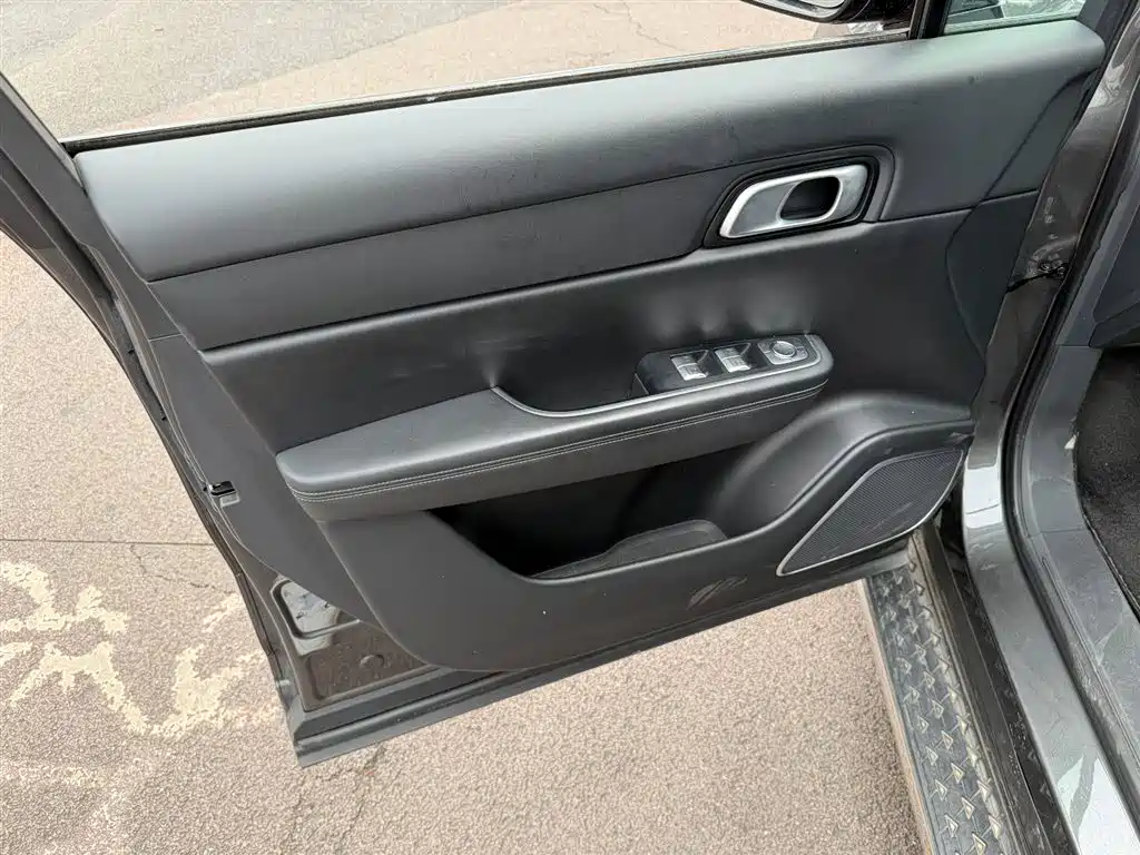 Li Auto ONE 2021 6 мест