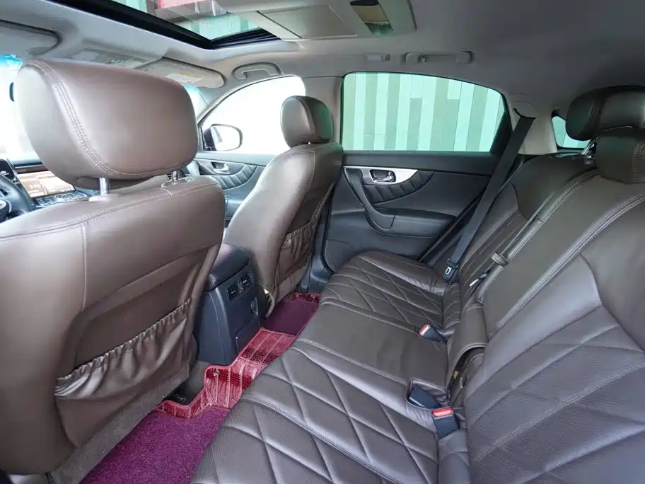 Infiniti FX — миниатюра 9