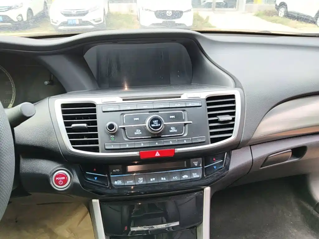 Honda Accord — миниатюра 13