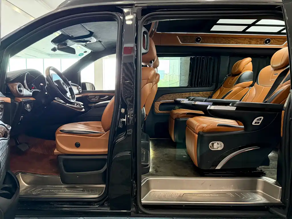 Mercedes-Benz V-Class — миниатюра 7