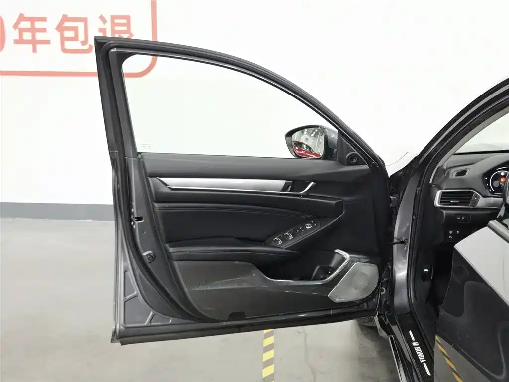 Honda Accord 2018 260TURBO Luxury VI
