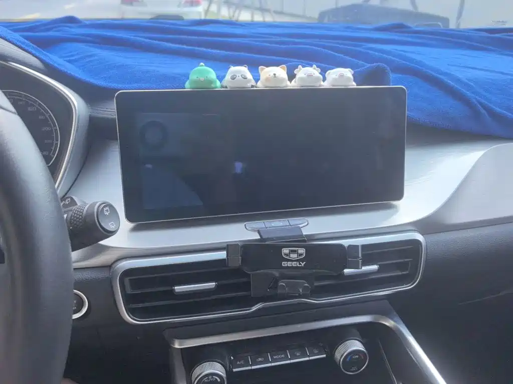 Geely Binyue — миниатюра 14