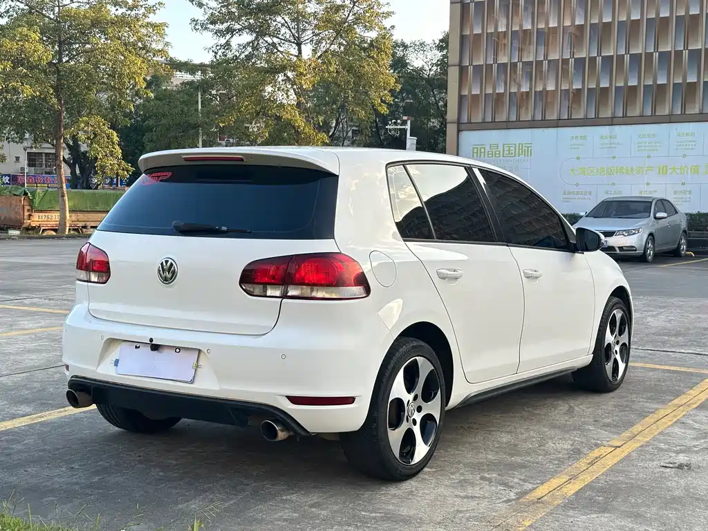 Volkswagen Golf GTI — миниатюра 7