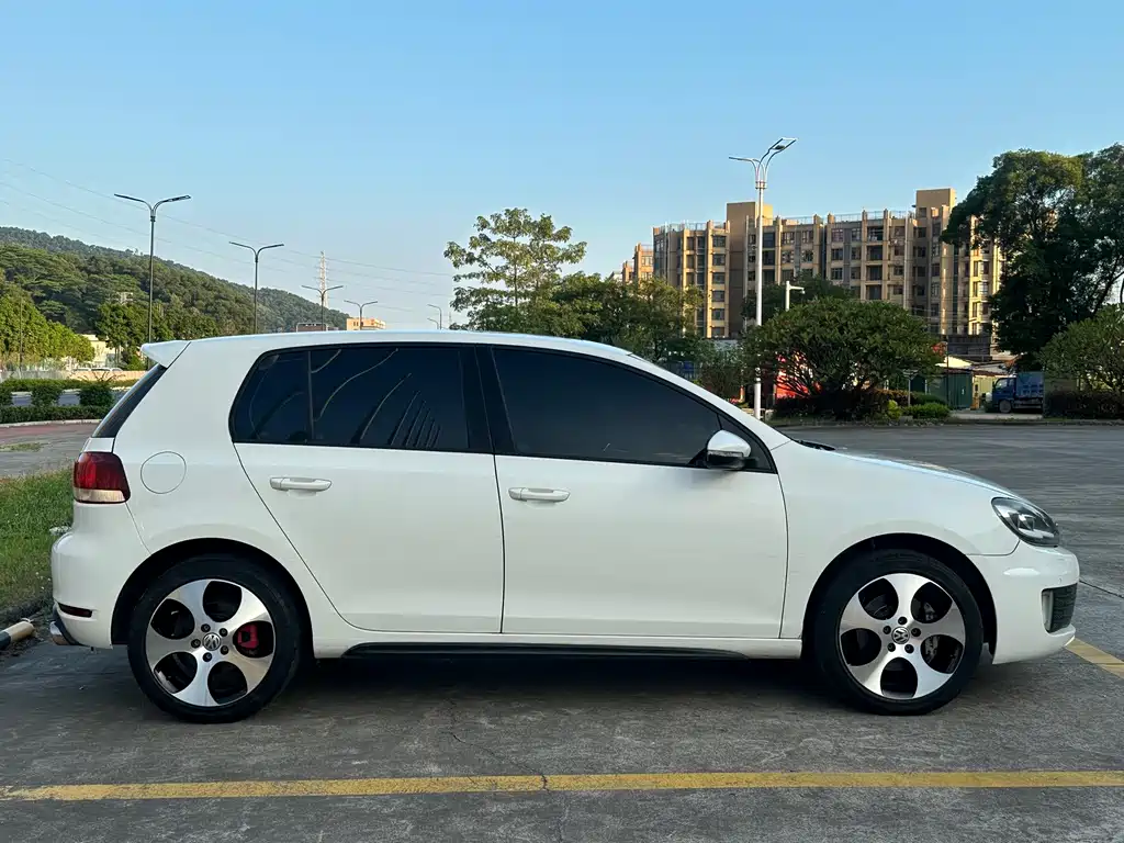 Volkswagen Golf GTI — миниатюра 14