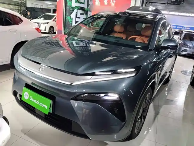 2025 BYD Tang