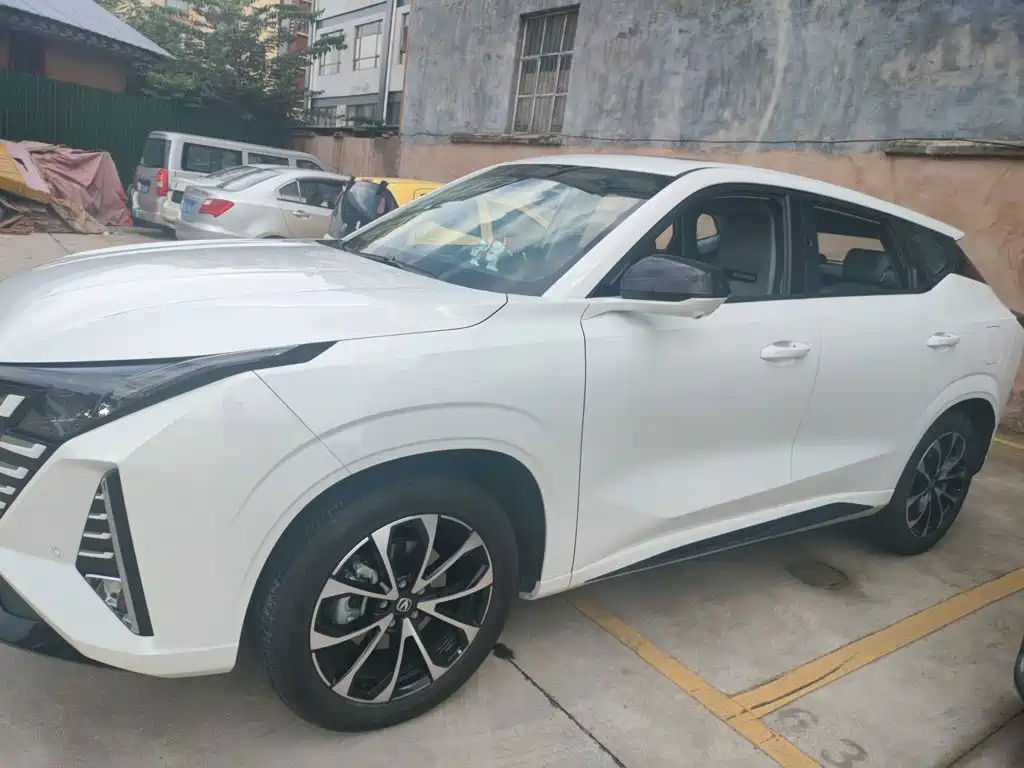Changan UNI-Z New Energy — миниатюра 25