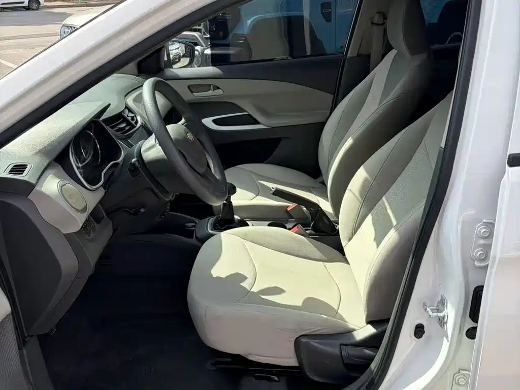 Chevrolet Sail — миниатюра 7