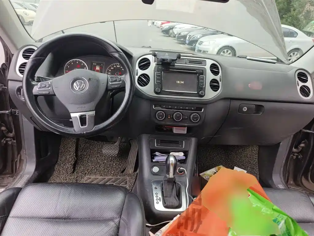 Volkswagen Tiguan 2015 1.8TSI AT Luxury