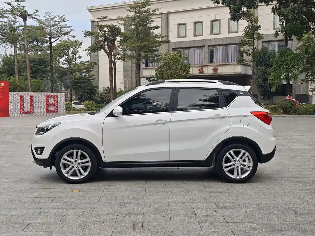 CHANGAN CS35