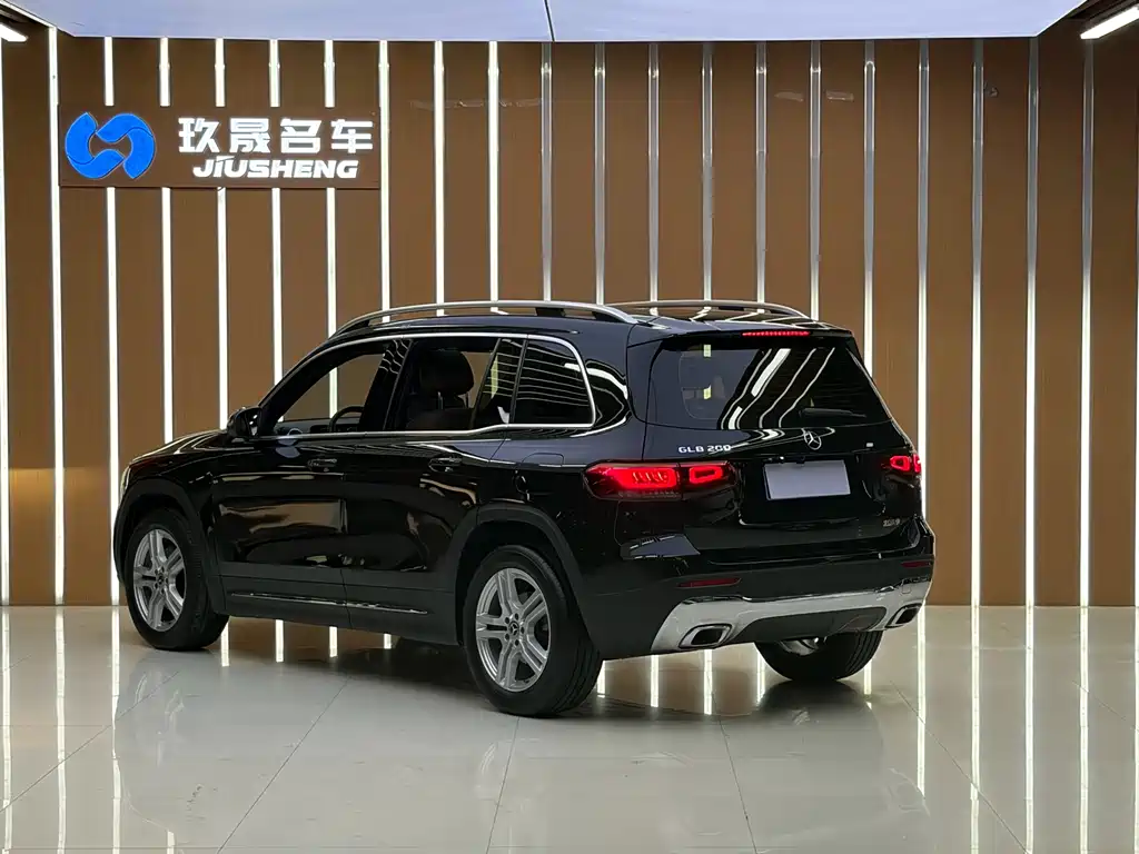 MERCEDES-BENZ GLB