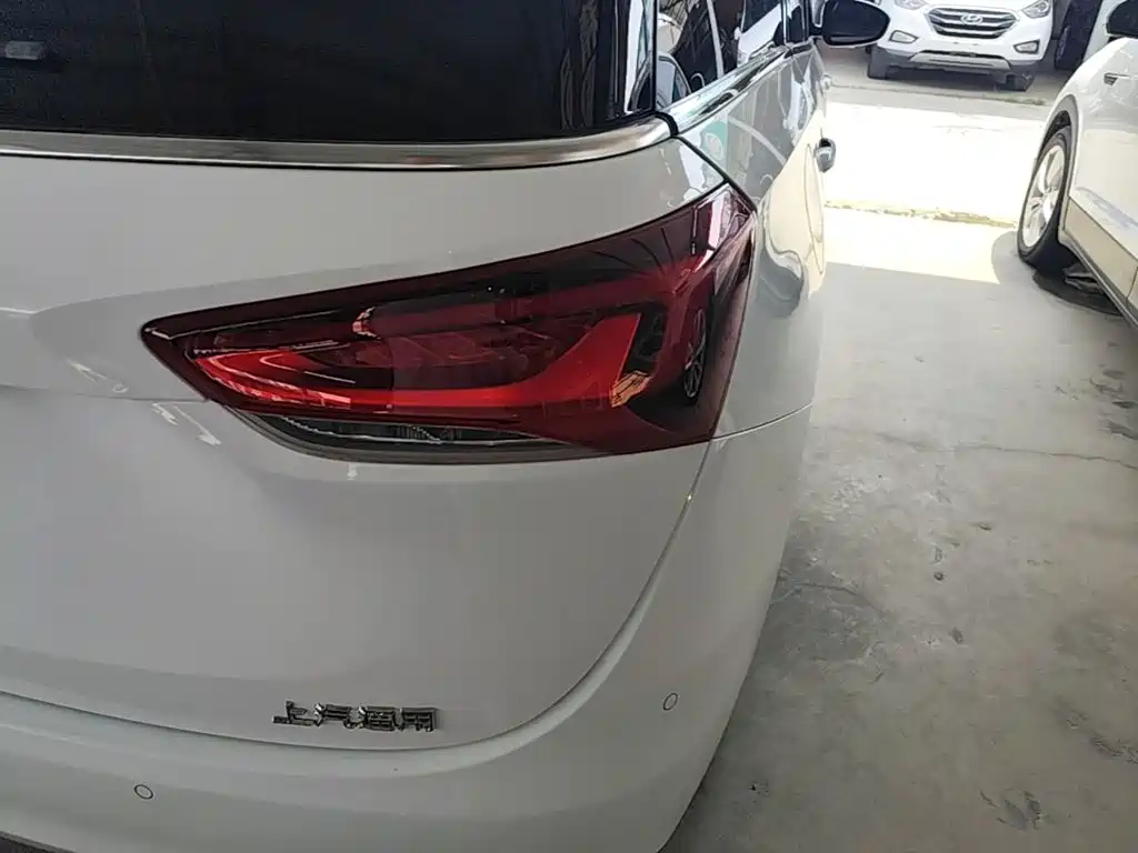 Buick GL6 2019 18T 6 мест Elite VI