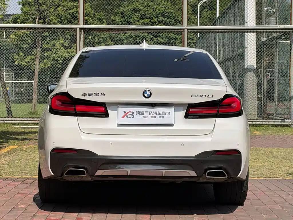BMW 5 Series — миниатюра 6
