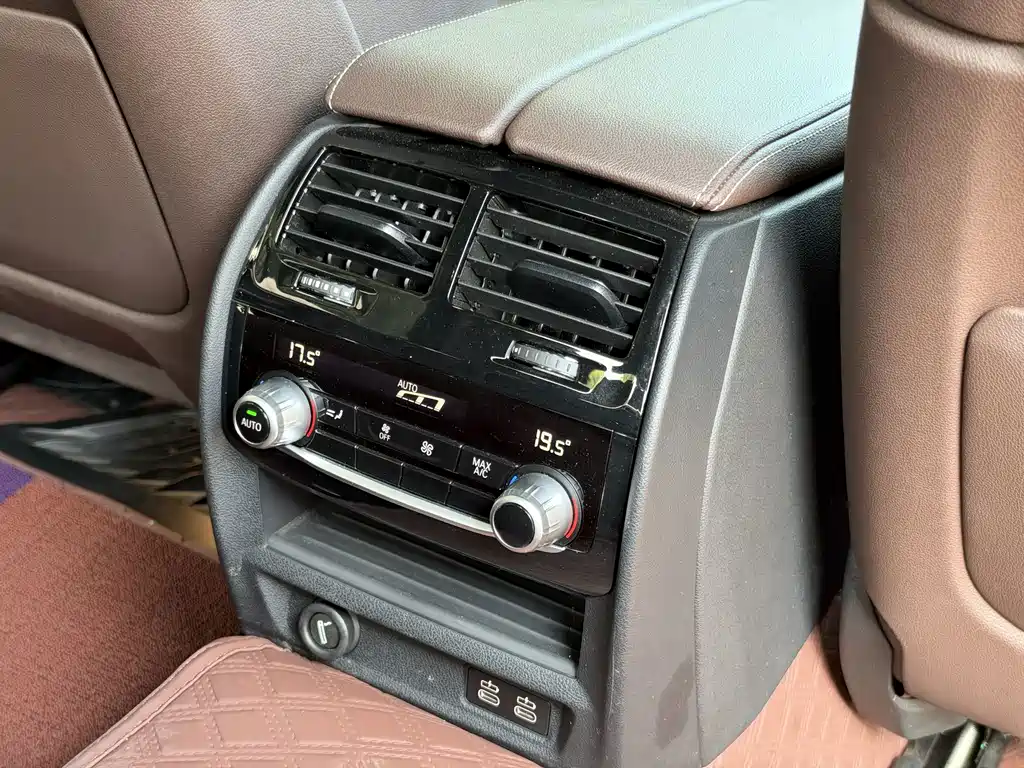 BMW 5 Series — миниатюра 20