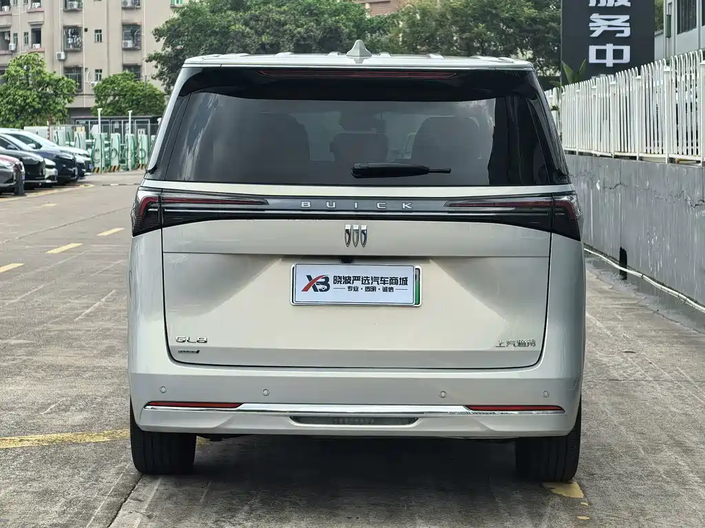 Buick GL8 Hybrid — миниатюра 5