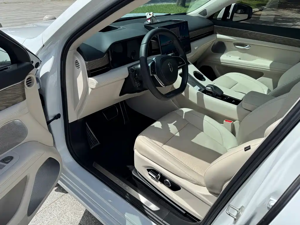 Aito M5