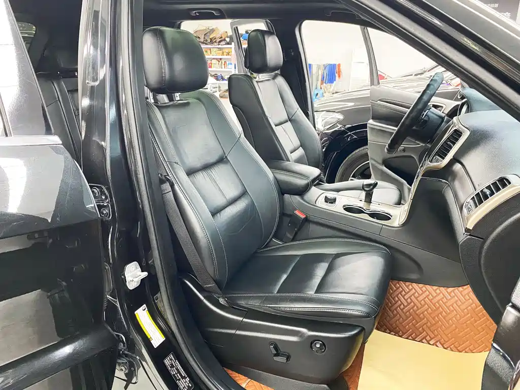 Jeep Grand Cherokee (Import) — миниатюра 15