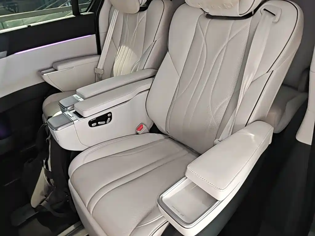 XPeng X9 — миниатюра 17