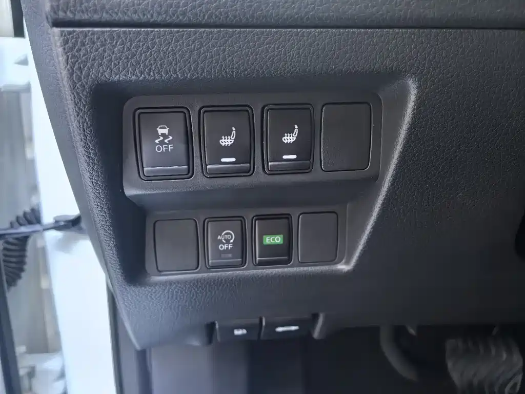 Nissan Qashqai — миниатюра 17