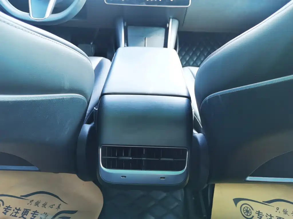 Tesla Model 3 — миниатюра 10