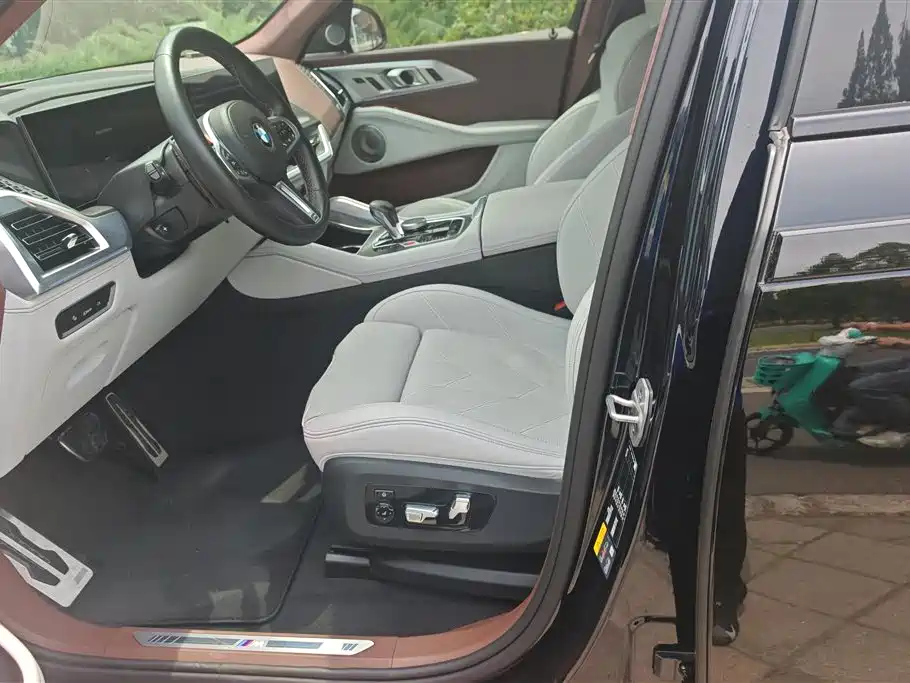 BMW XM 2023 50e